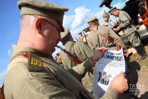 Реконструкторы 193 полк1.jpg